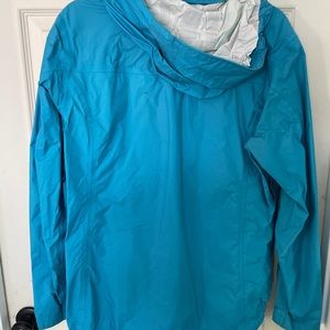 Size large marmot waterproof shell. Like new condition.